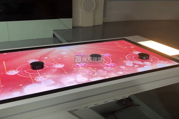 紅色主題物體識(shí)別互動(dòng)桌